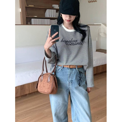 LY891 韓國簡約字母橫條上衣