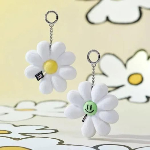 LY838 G-Dragon ZO&FRIENDS 白色小花 鑰匙圈