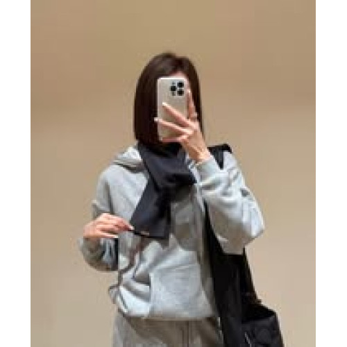 LY946 日本 mont-bell 牛奶絨圍巾